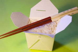 Китайская еда в бумажных коробочках